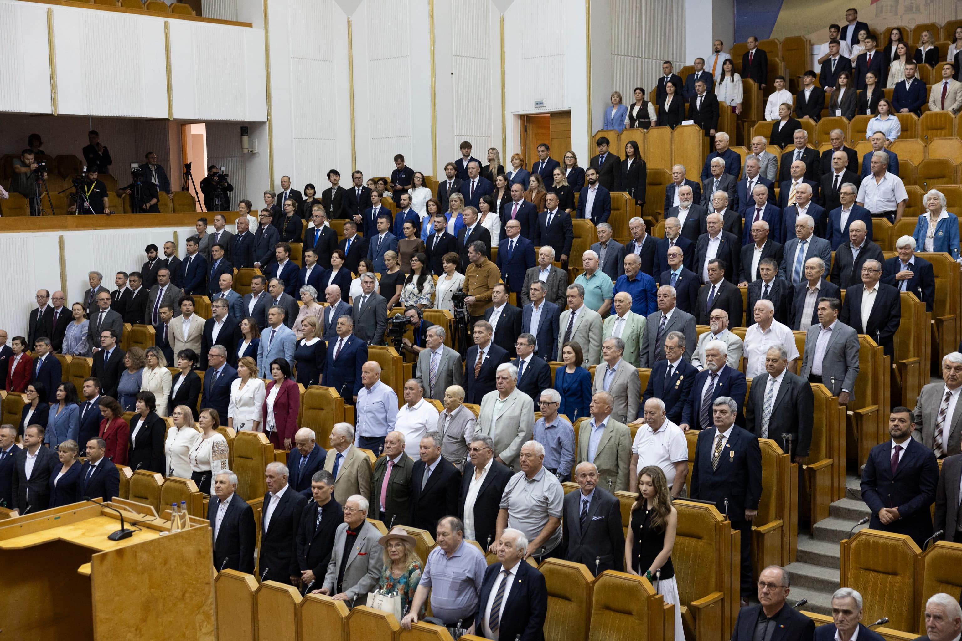 Fracțiunea „Partidul Nostru” a participat la ședința solemnă a Parlamentului, consacrată celor 35 de ani de Independență a Republicii Moldova (3)