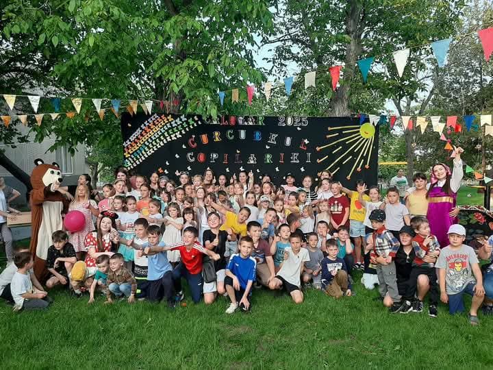 Renato Usatîi, mesaj de 1 iunie: „Să creșteți sănătoși și iubiți, lumea e mai frumoasă cu voi!”. Sărbătoarea a fost plină de culoare în orașele conduse de primarii Partidului Nostru (40)