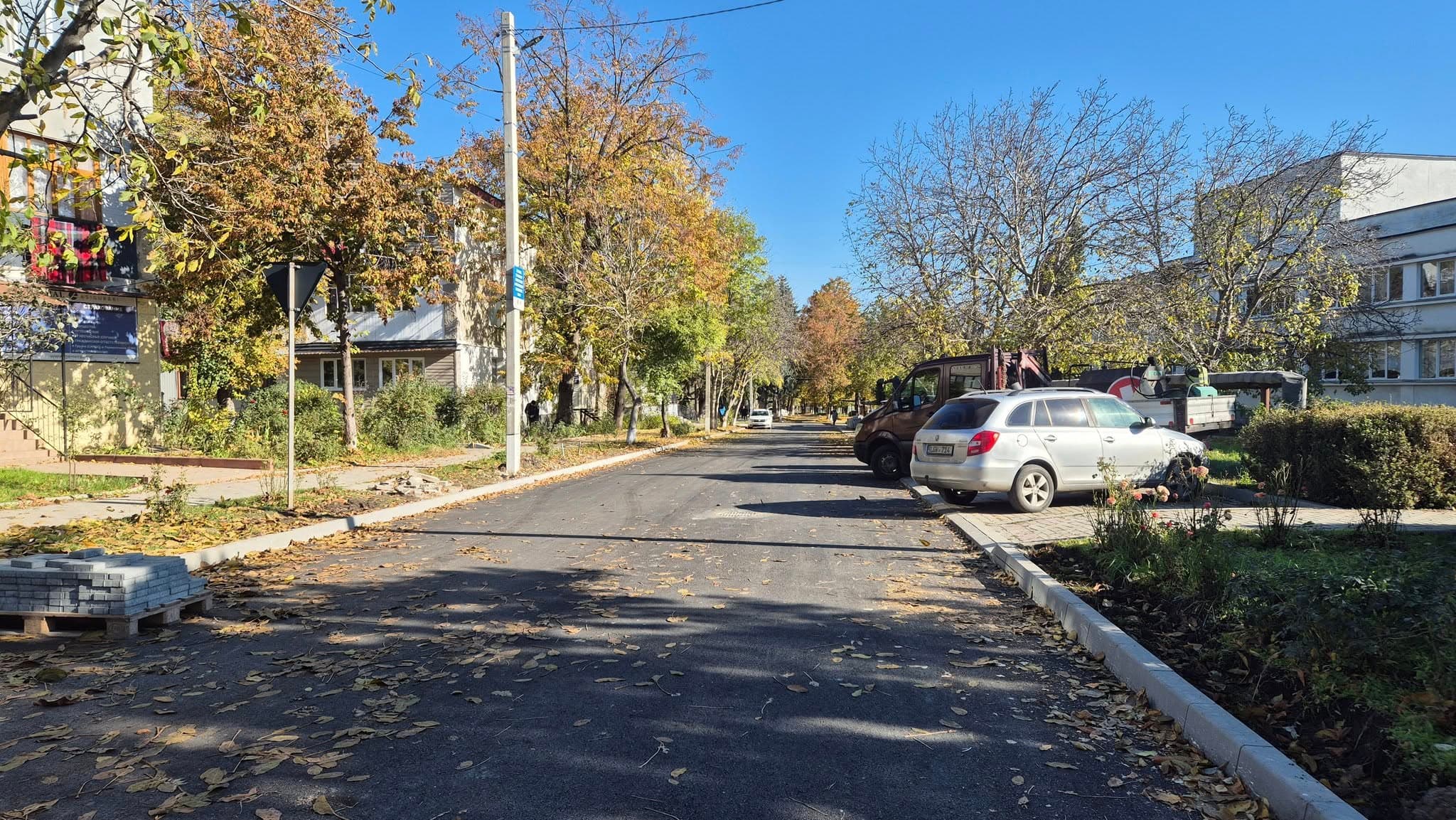 (FOTO) La Glodeni au fost reparate două străzi. Primarul Stela Onuțu: „Împreună facem orașul mai frumos – stradă cu stradă” (5)