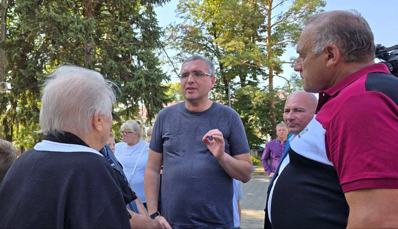 Imediat după lansare în campanie, Renato Usatîi a dat startul întâlnirilor cu oamenii. Primele au avut loc în nordul țării (8)