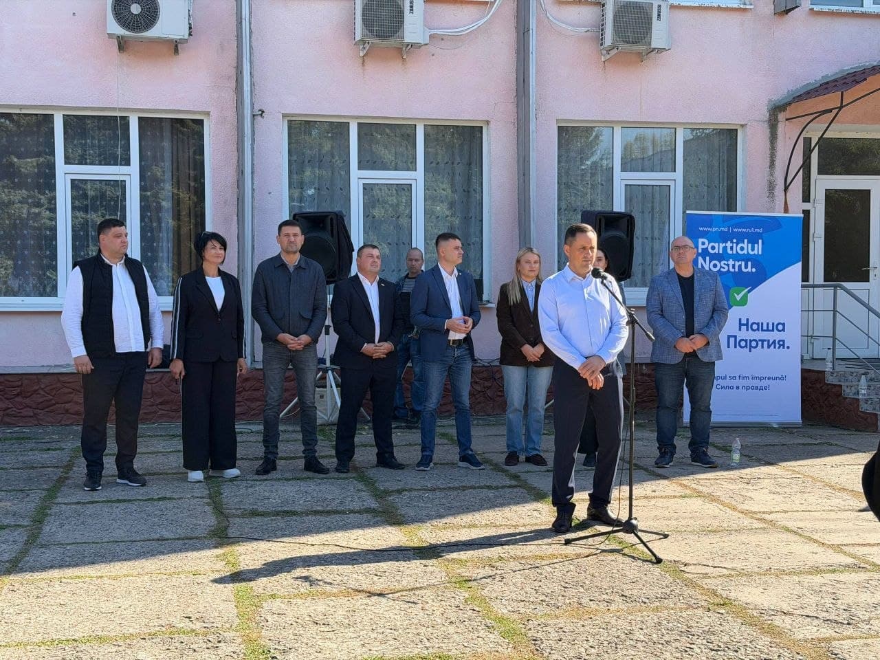 Ruslan Cecan s-a lansat în cursa pentru Primăria Costești, alături de locuitorii orașului, deputații și primarii Partidului Nostru (3)