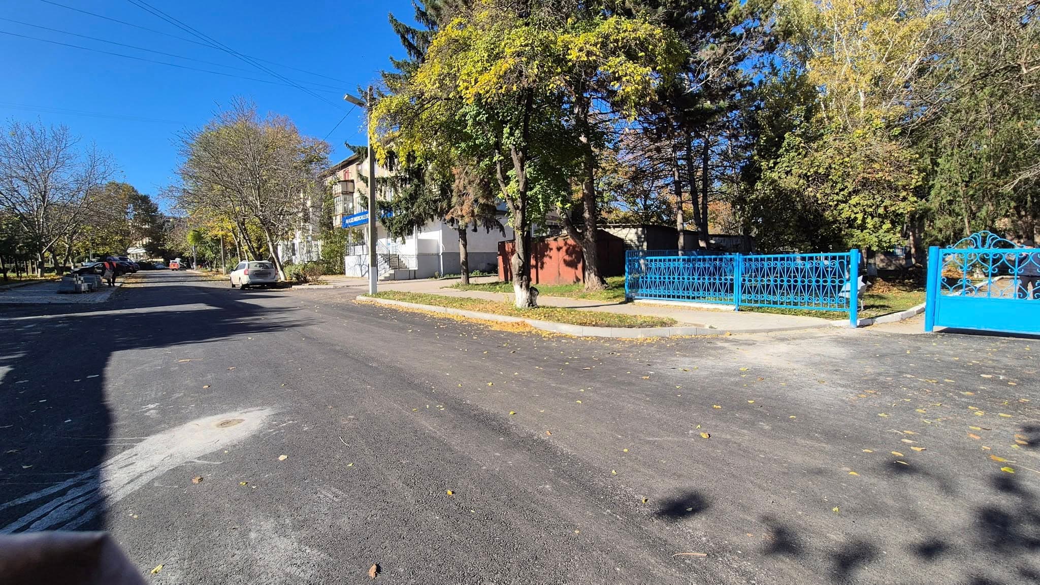 (FOTO) La Glodeni au fost reparate două străzi. Primarul Stela Onuțu: „Împreună facem orașul mai frumos – stradă cu stradă” (3)