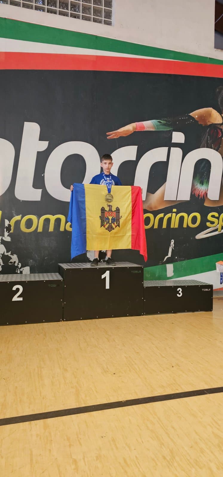 Tineri sportivi din Fălești au dus faima Moldovei departe de hotarele țării! Aceștia au devenit campioni mondiali la powerlifting (3)