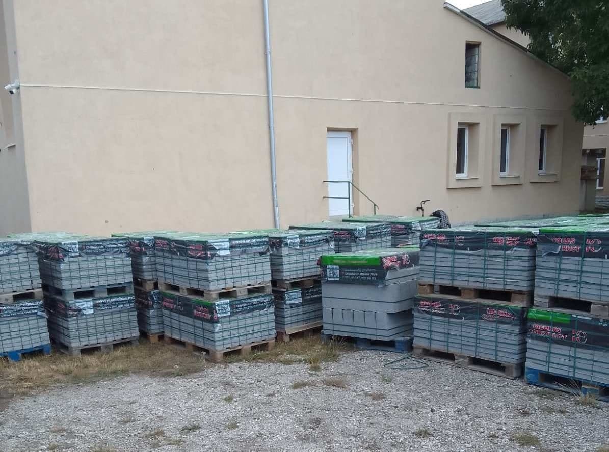 Datorită suportului lui Renato Usatîi, curțile școlilor din Călugăr și Băhrinești vor avea pavaj nou (2)