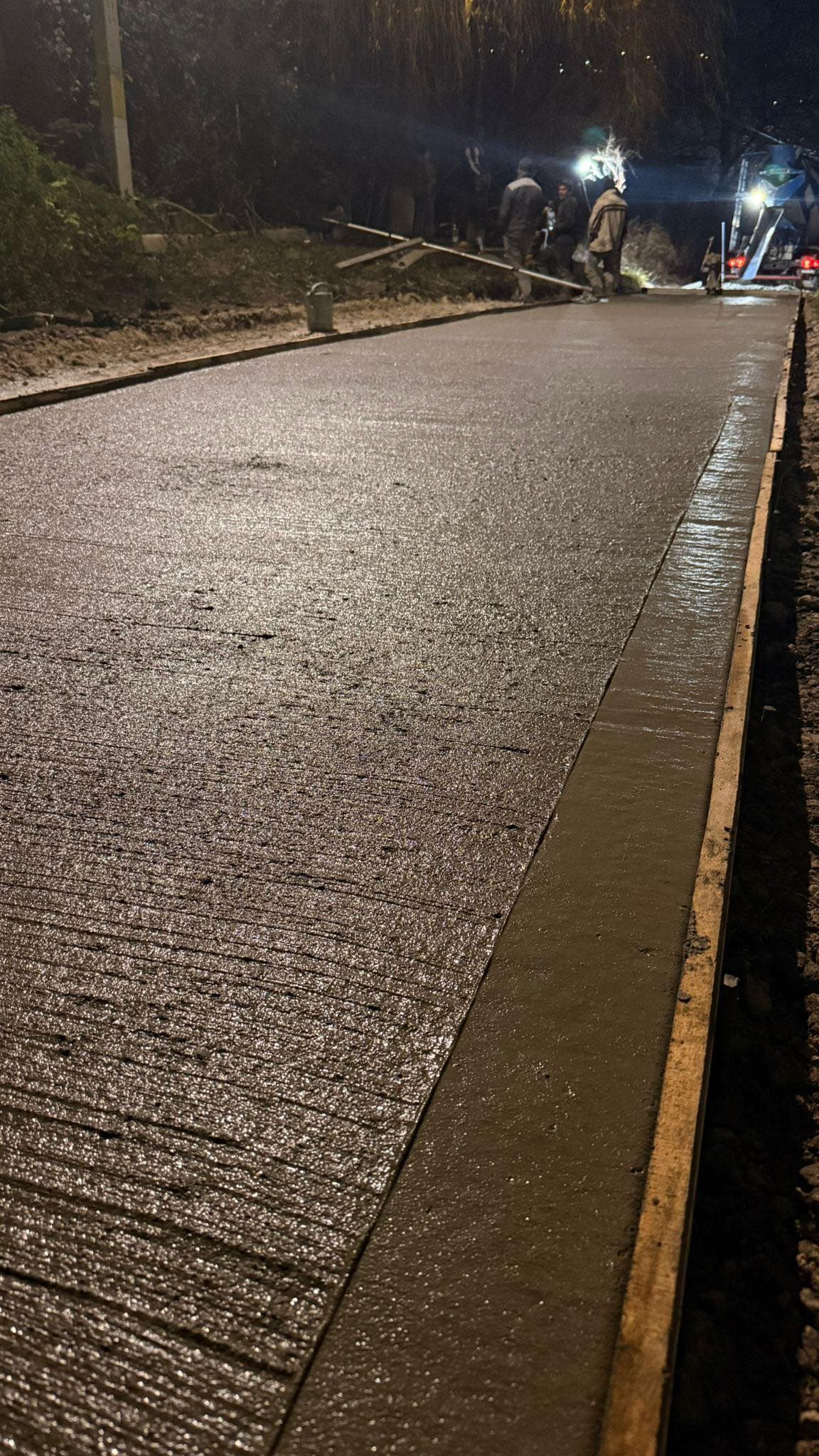 (FOTO) Reabilitare majoră a infrastructurii rutiere în municipiul Bălți. Până la Anul Nou va fi complet restaurată una dintre străzile centrale și un pod (1)