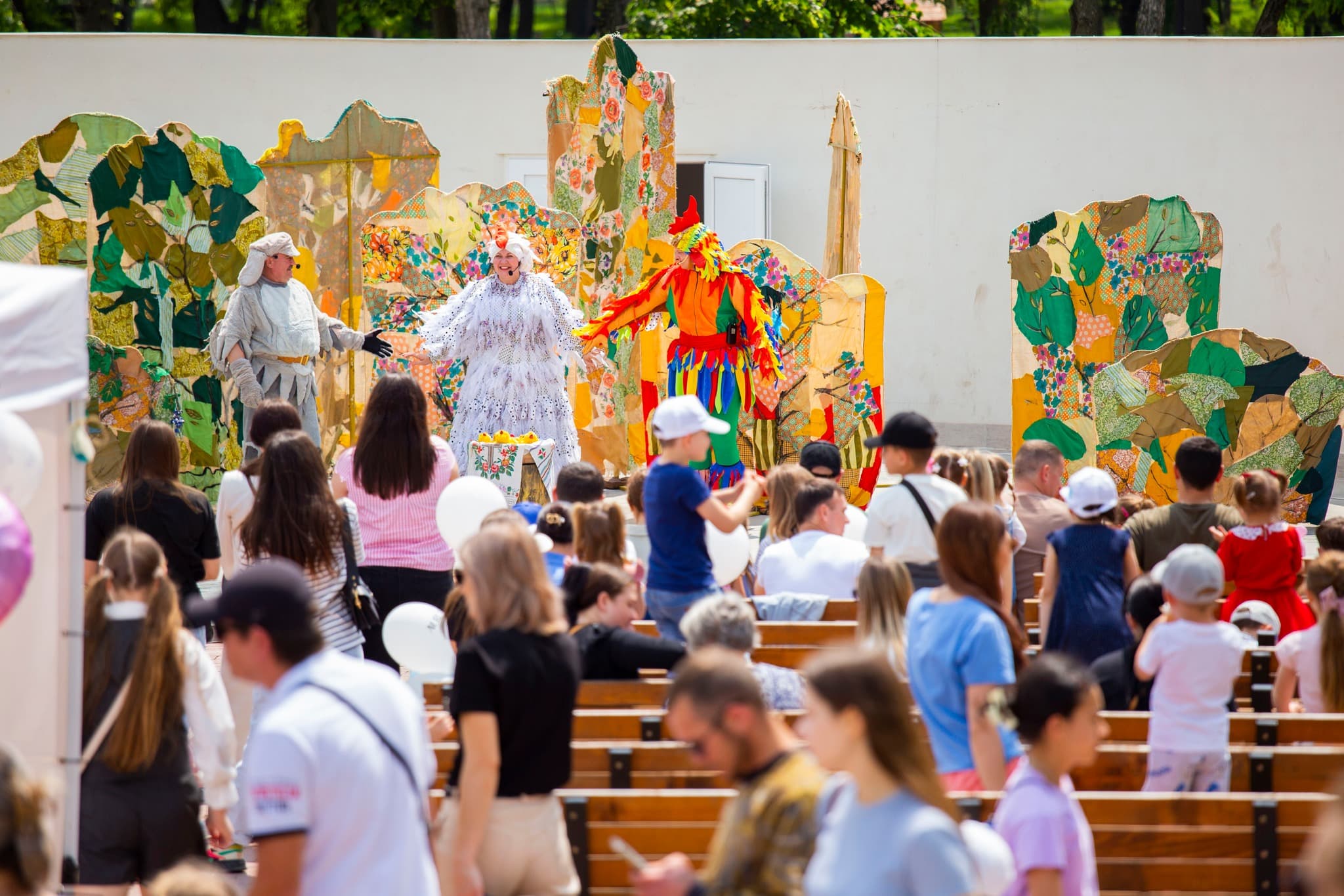 Renato Usatîi, mesaj de 1 iunie: „Să creșteți sănătoși și iubiți, lumea e mai frumoasă cu voi!”. Sărbătoarea a fost plină de culoare în orașele conduse de primarii Partidului Nostru (1)