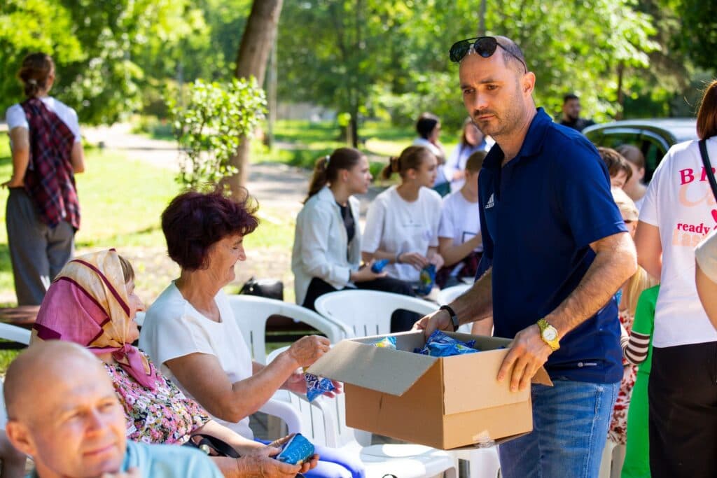 Înghețată, călătorii cu eco-transportul, joc cu personaje din povești, facepainting, așa au sărbătorit 1 iunie orașele și satele conduse de primarii Partidului Nostru (2)