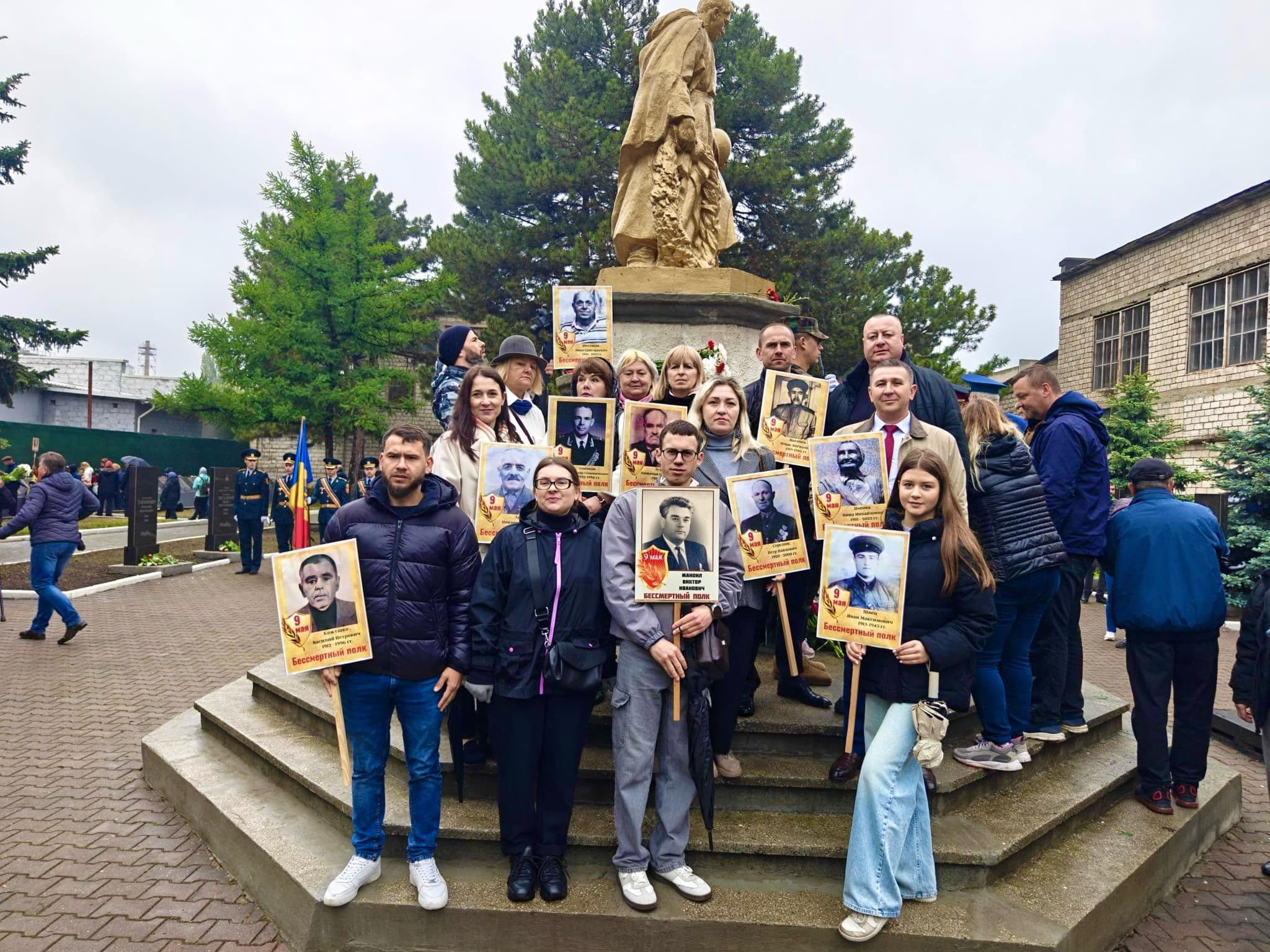Renato Usatîi împreună cu echipa și familiile lor au depus flori pe capul de pod Șerpeni. Partidul Nostru a organizat evenimente comemorative în toată țara (2)