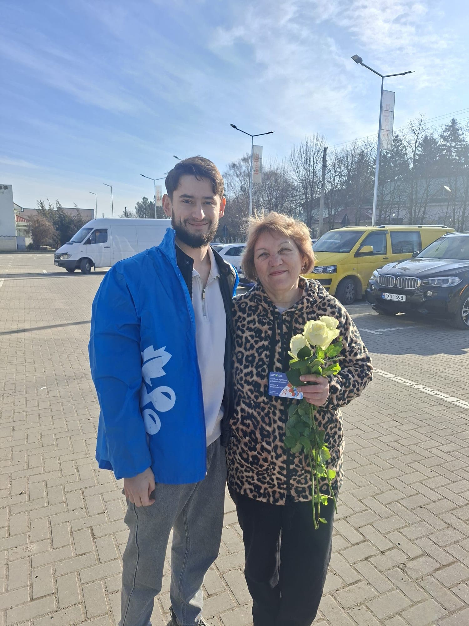 Bărbații Partidului Nostru au felicitat femeile de 8 Martie în toată țara. Renato Usatîi: „Voi sunteți lumina și echilibrul vieților noastre, vă mulțumim!” (54)