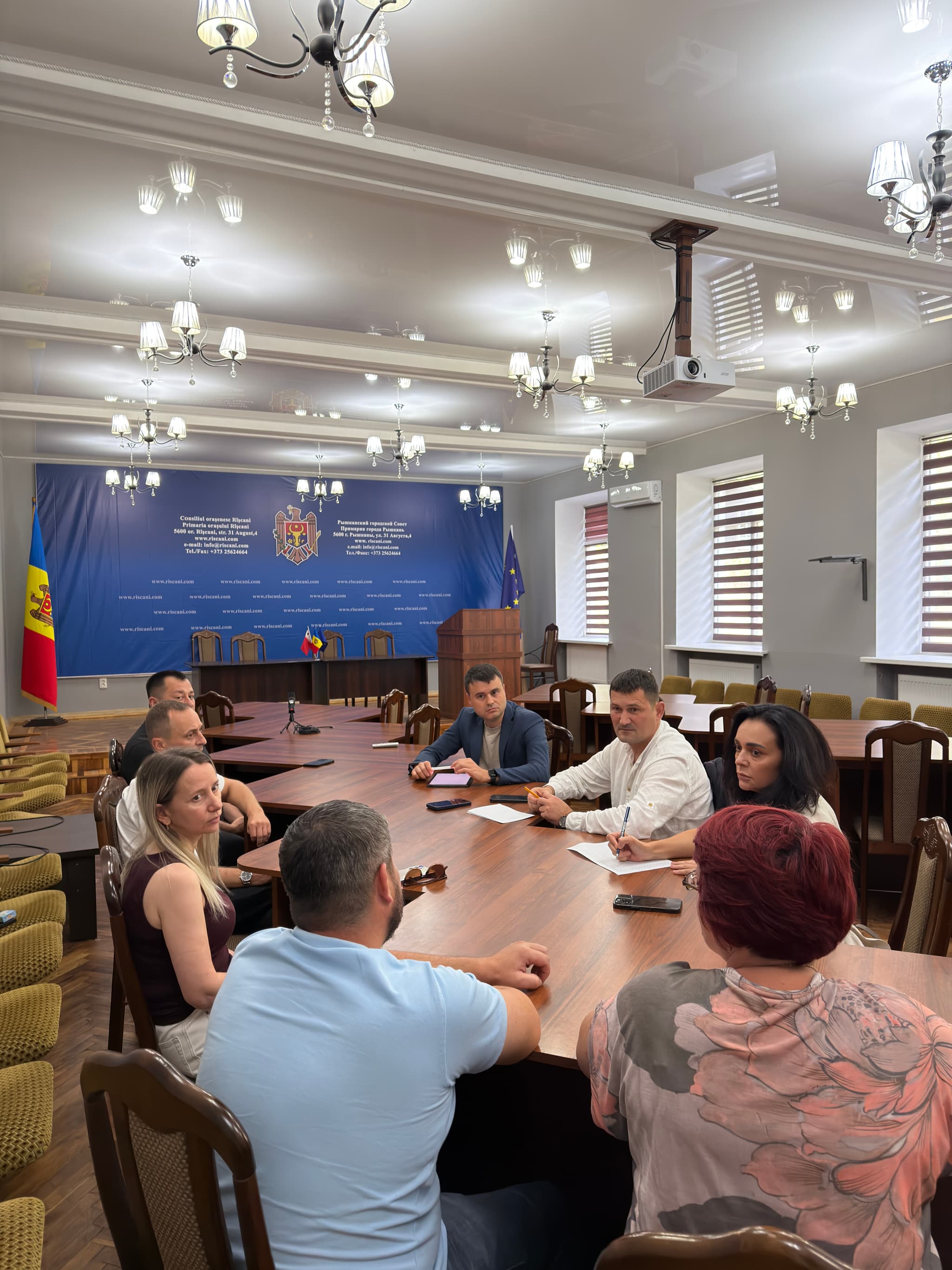 Deputații Partidului Nostru, Elena Grițco și Alexandr Berlinschii, au discutat la Rîșcani cu primarul Victor Bogatico și echipa locală despre infrastructură, investiții și proiecte de dezvoltare (3)
