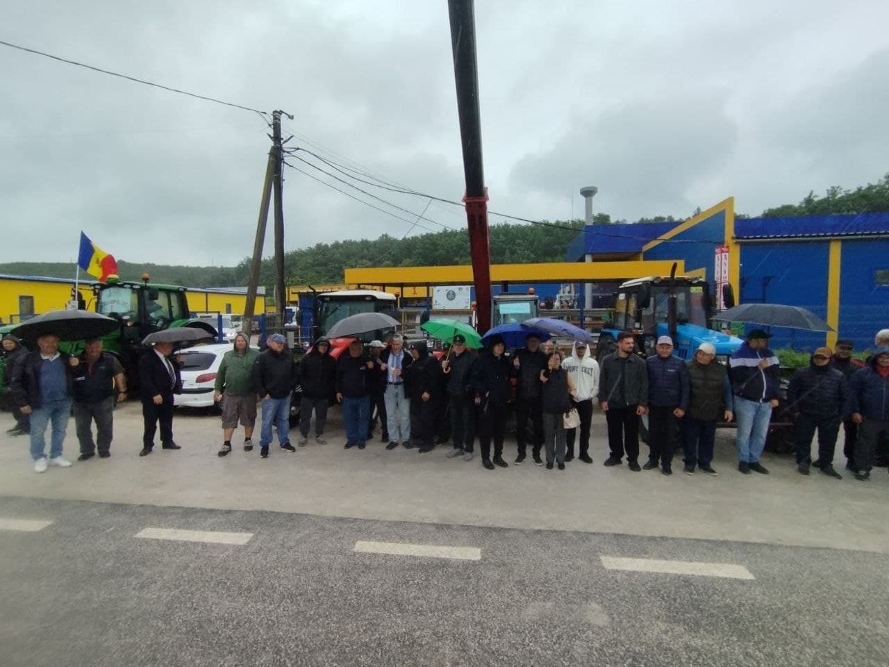 Deputatul Partidului Nostru, Serghei Ivanov, alături de fermierii protestatari: Nu suferă doar agricultorii, ci întreaga țară! (1)