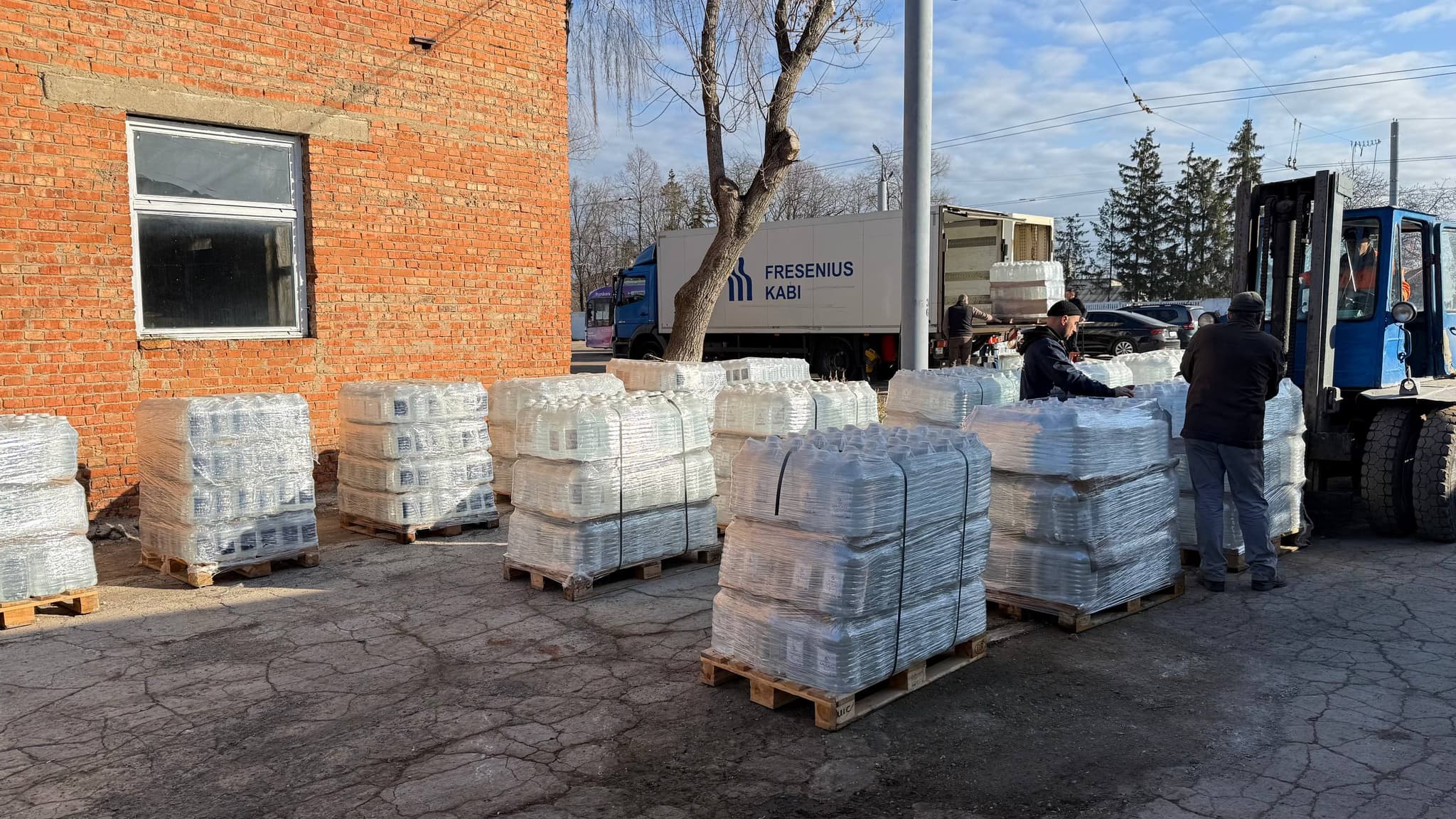 (FOTO) Start distribuirii apei oferite de Renato Usatîi municipiului Bălți! Alexandr Petkov: „Mulțumesc pentru această acțiune de binefacere!” (6)