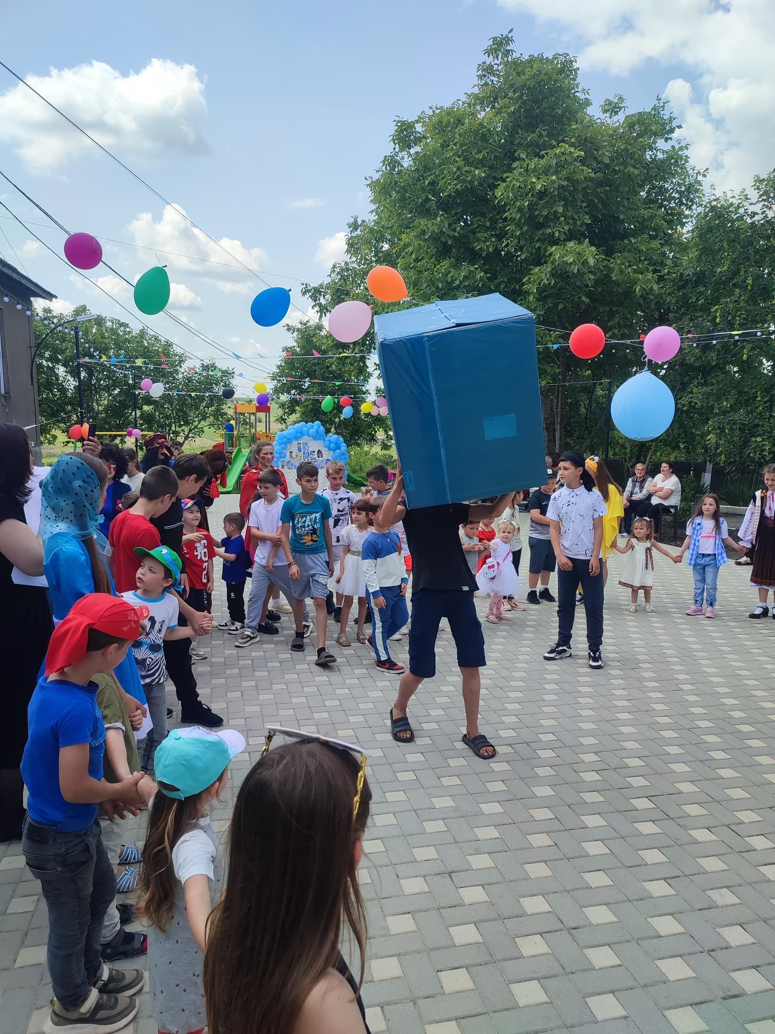 Renato Usatîi, mesaj de 1 iunie: „Să creșteți sănătoși și iubiți, lumea e mai frumoasă cu voi!”. Sărbătoarea a fost plină de culoare în orașele conduse de primarii Partidului Nostru (33)