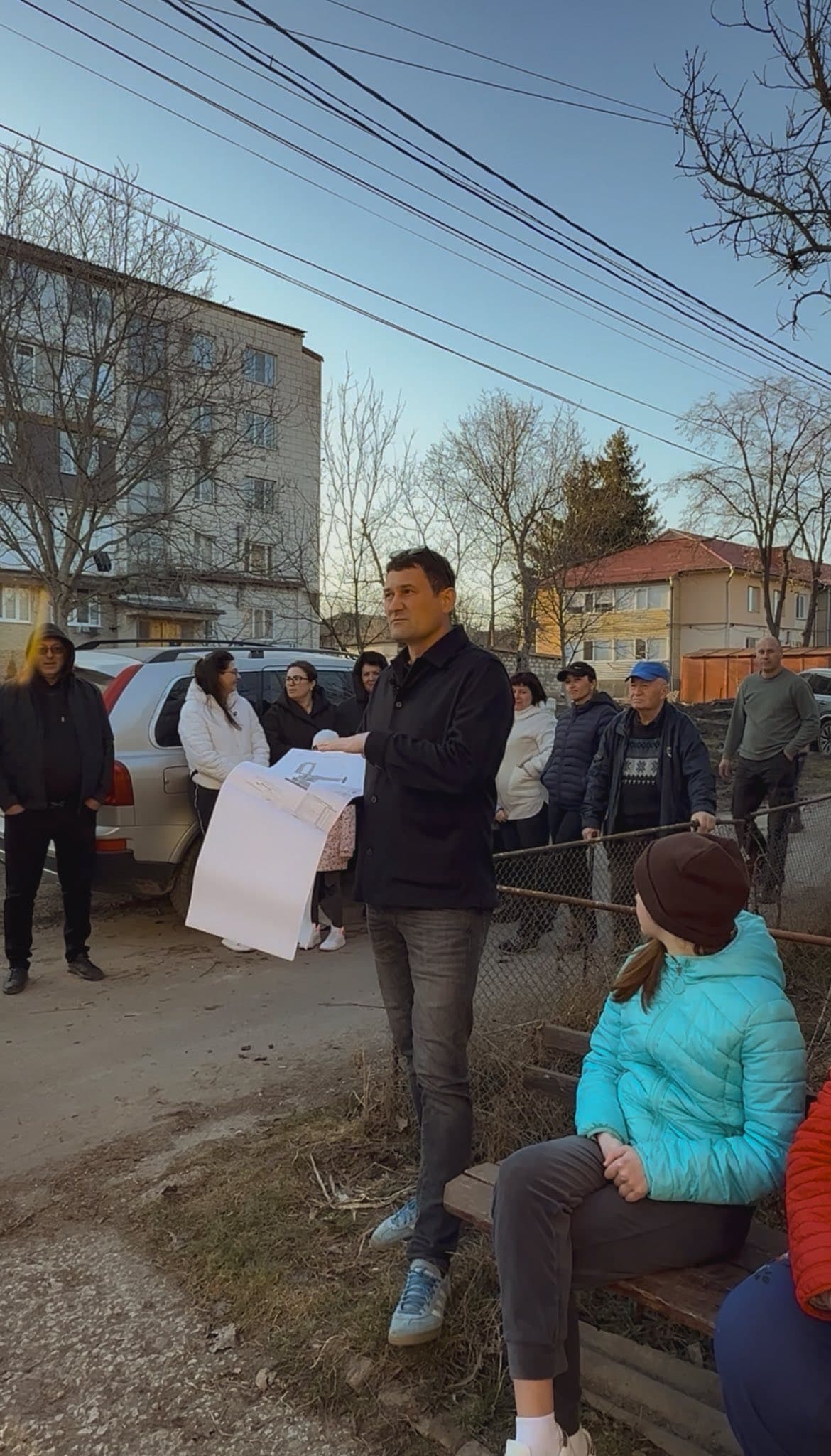 În Rîșcani a început un amplu proiect de infrastructură. Primarul Victor Bogatico (Partidul Nostru): Ne dorim să creăm un mediu mai confortabil și mai prietenos pentru toți locuitorii (3)