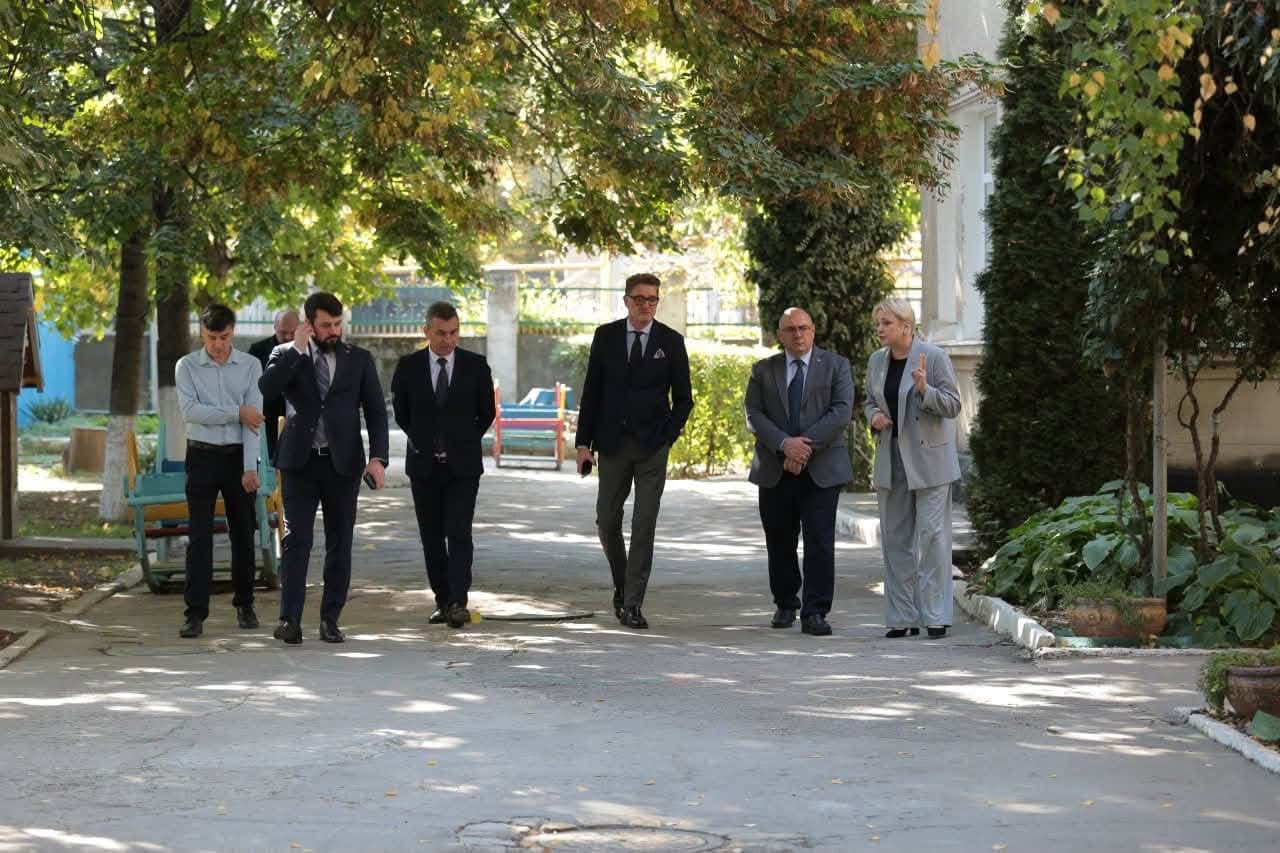 Primarul de Bălți, Alexandr Petkov, a discutat cu Ambasadorul României proiecte de aprovizionare orașului cu apă (2)