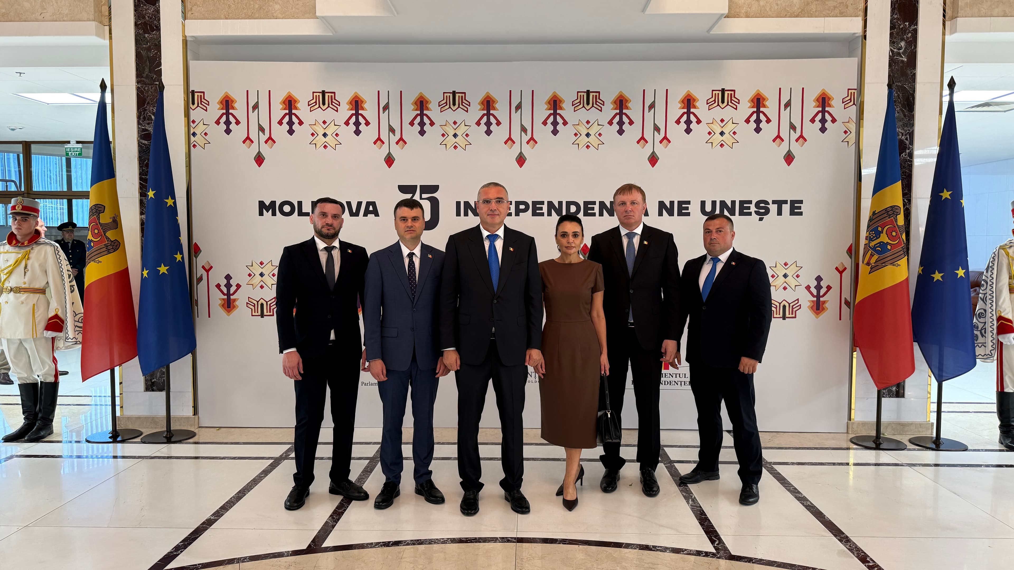 Fracțiunea „Partidul Nostru” a participat la ședința solemnă a Parlamentului, consacrată celor 35 de ani de Independență a Republicii Moldova (5)