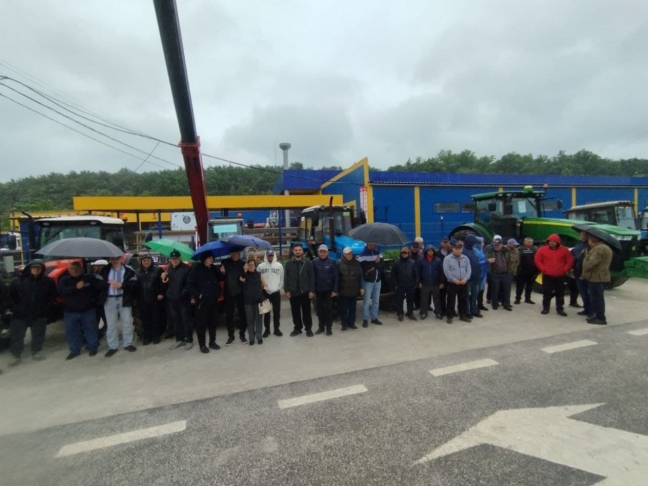 Deputatul Partidului Nostru, Serghei Ivanov, alături de fermierii protestatari: Nu suferă doar agricultorii, ci întreaga țară! (4)