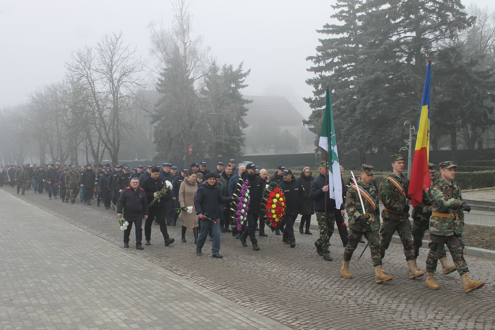 (FOTO, VIDEO) Ziua Memoriei și Recunoștinței, marcată în orașele Moldovei (11)