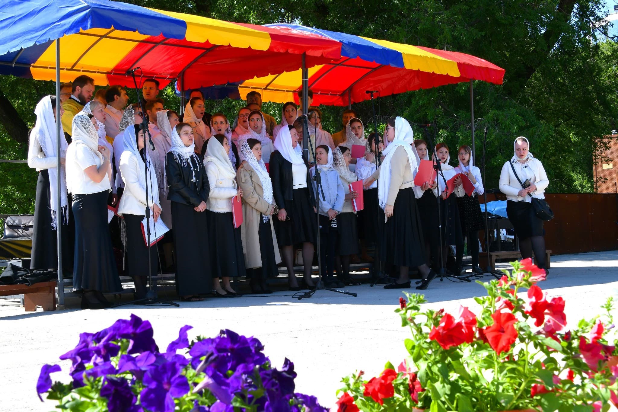 „Bălți este casa noastră comună, un loc al puterii, tradițiilor și căldurii umane” — primarul Alexandr Petkov a felicitat locuitorii orașului cu ocazia Hramului și a mulțumit numeroșilor oaspeți (22)