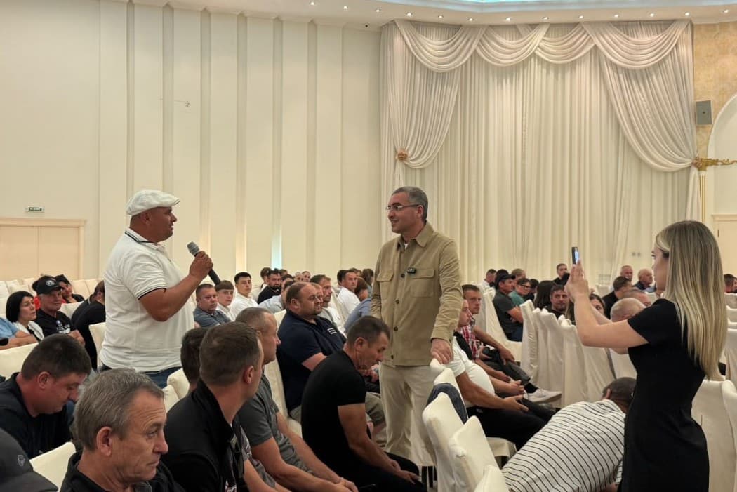 La Ungheni au fost resetate 12 organizații primare ale Partidului Nostru. Renato Usatîi: consolidarea echipei continuă în toată țara! (6)