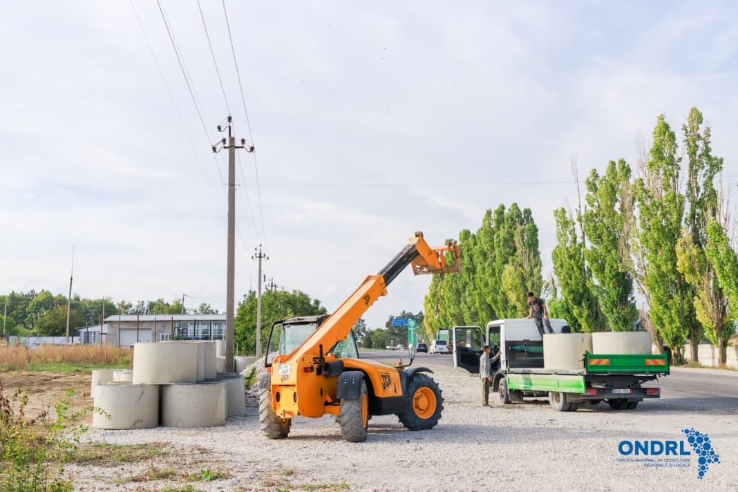 2200 de locuitori din orașul Drochia au fost conectați la rețeaua de canalizare centralizată. Nina Cereteu: Este un pas important în îmbunătățirea calității vieții oamenilor! (1)