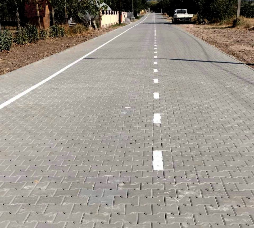 Străzile orașului Cantemir își schimbă frumos aspectul. Roman Ciubaciuc mulțumește echipei și orășenilor pentru acest parteneriat (4)