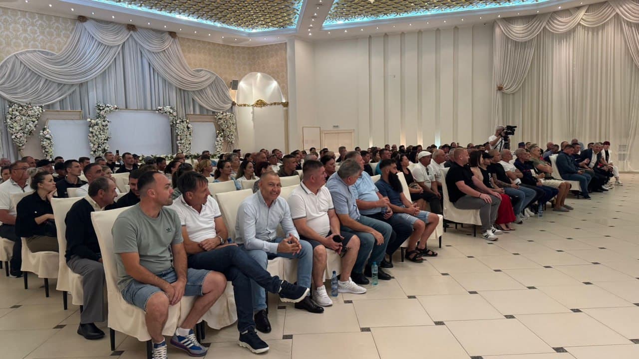La Ungheni au fost resetate 12 organizații primare ale Partidului Nostru. Renato Usatîi: consolidarea echipei continuă în toată țara! (8)