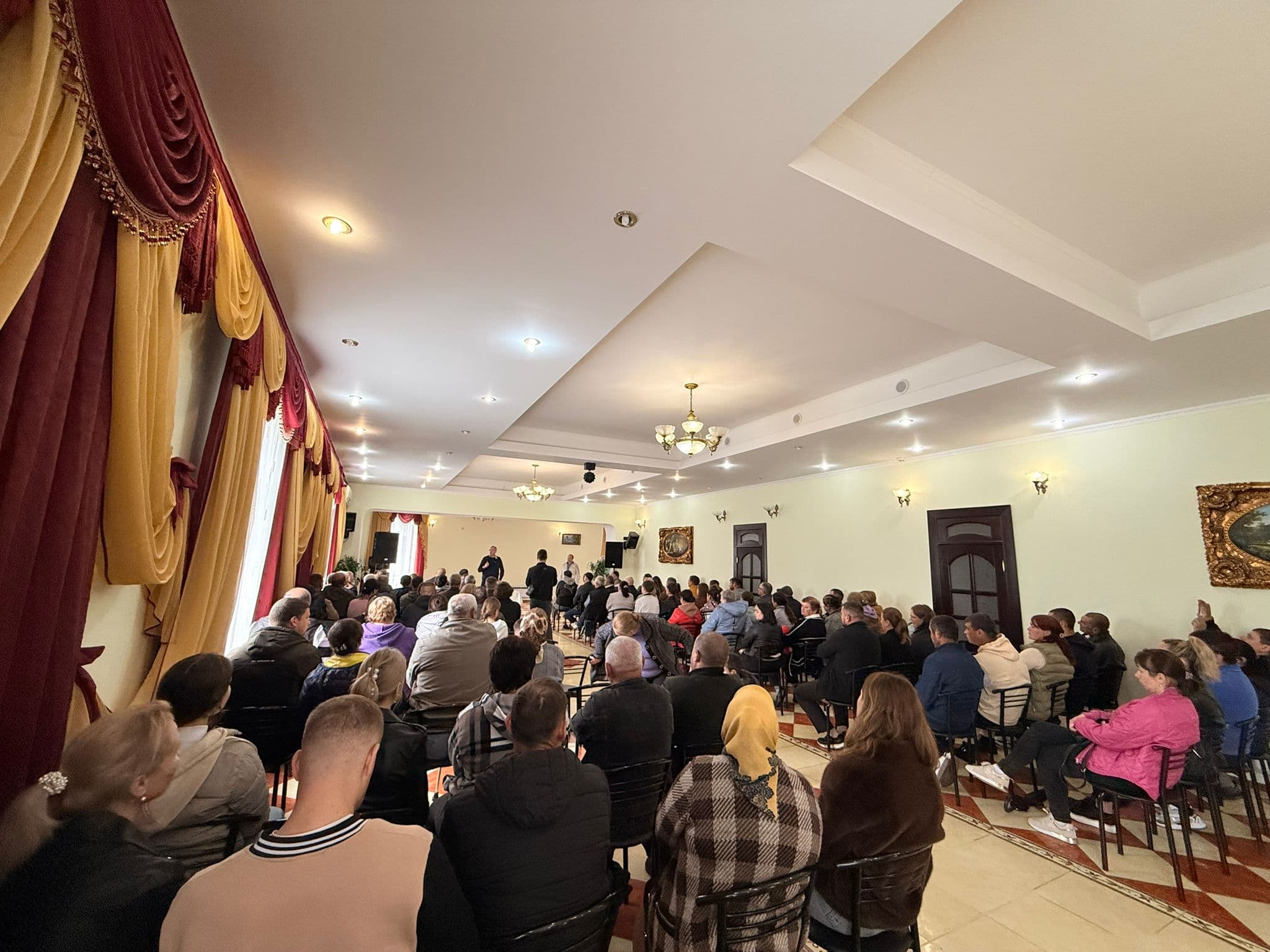 La Sîngerei 126 de oameni au primit legitimație de membru al Partidului Nostru și s-au creat 9 organizații primare noi. Continuă extinderea formațiunii conduse de Renato Usatîi (2)