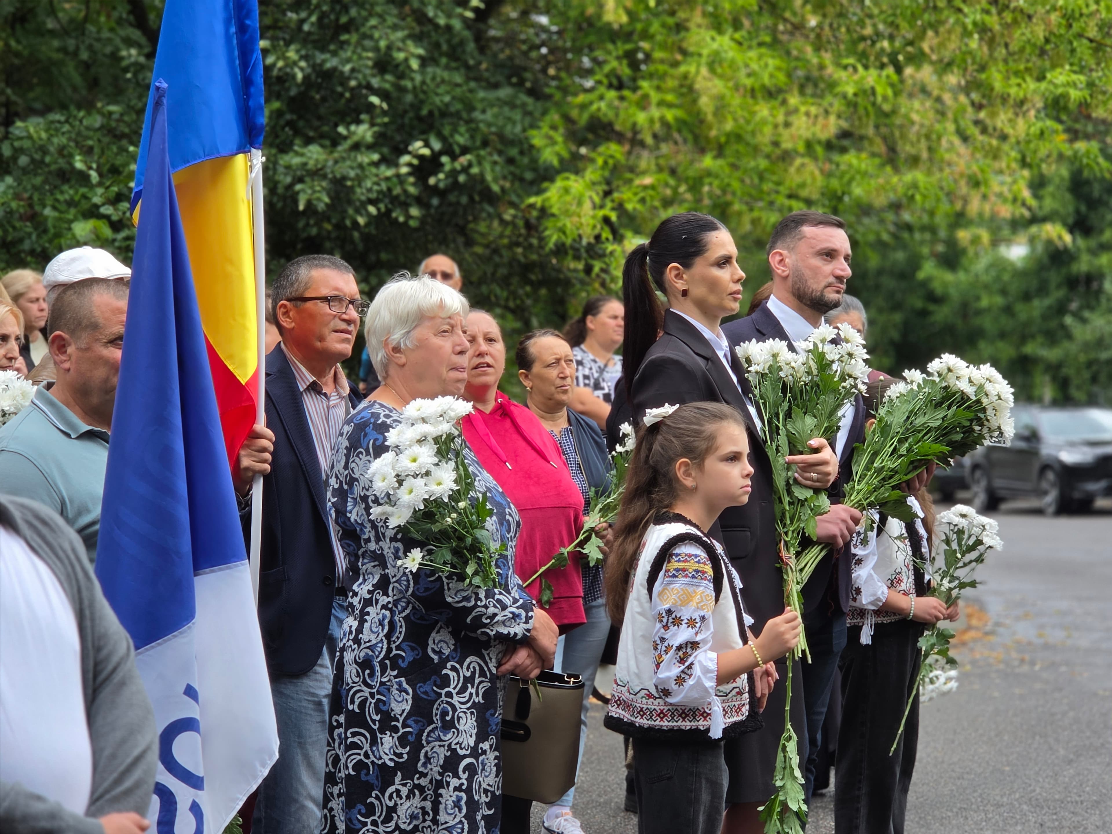Împreună, de Ziua Independenței: Partidul Nostru alături de oamenii din toată țara (12)