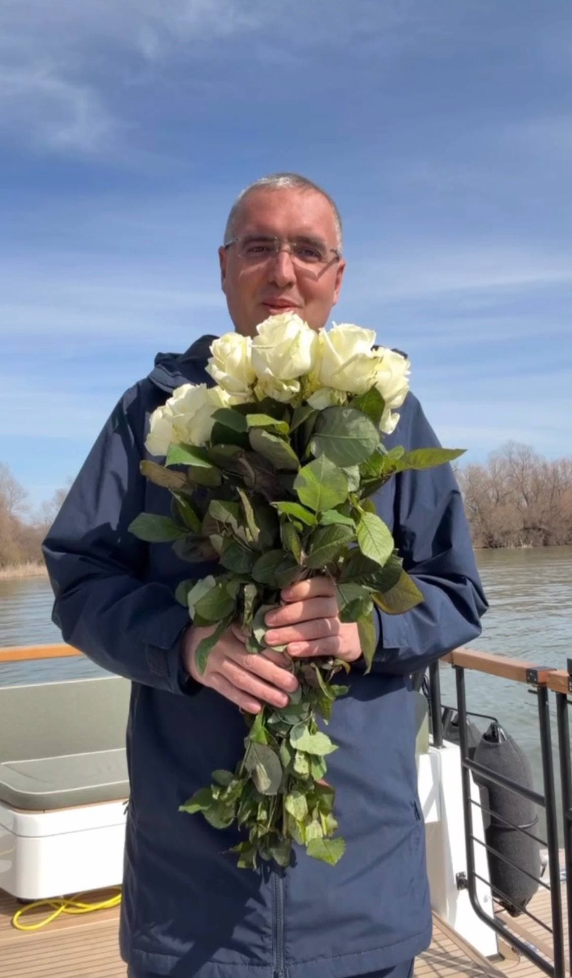 Bărbații Partidului Nostru au felicitat femeile de 8 Martie în toată țara. Renato Usatîi: „Voi sunteți lumina și echilibrul vieților noastre, vă mulțumim!” (1)