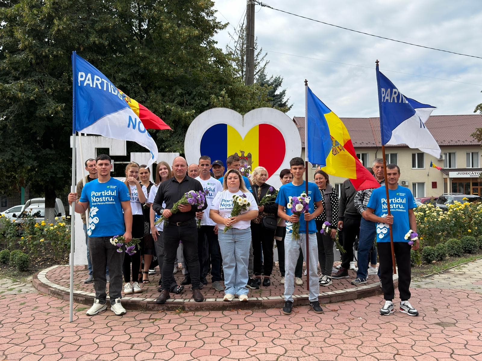 Împreună, de Ziua Independenței: Partidul Nostru alături de oamenii din toată țara (8)