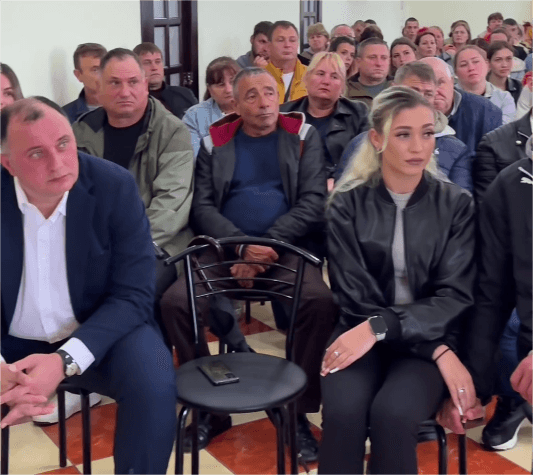 La Sîngerei 126 de oameni au primit legitimație de membru al Partidului Nostru și s-au creat 9 organizații primare noi. Continuă extinderea formațiunii conduse de Renato Usatîi (3)