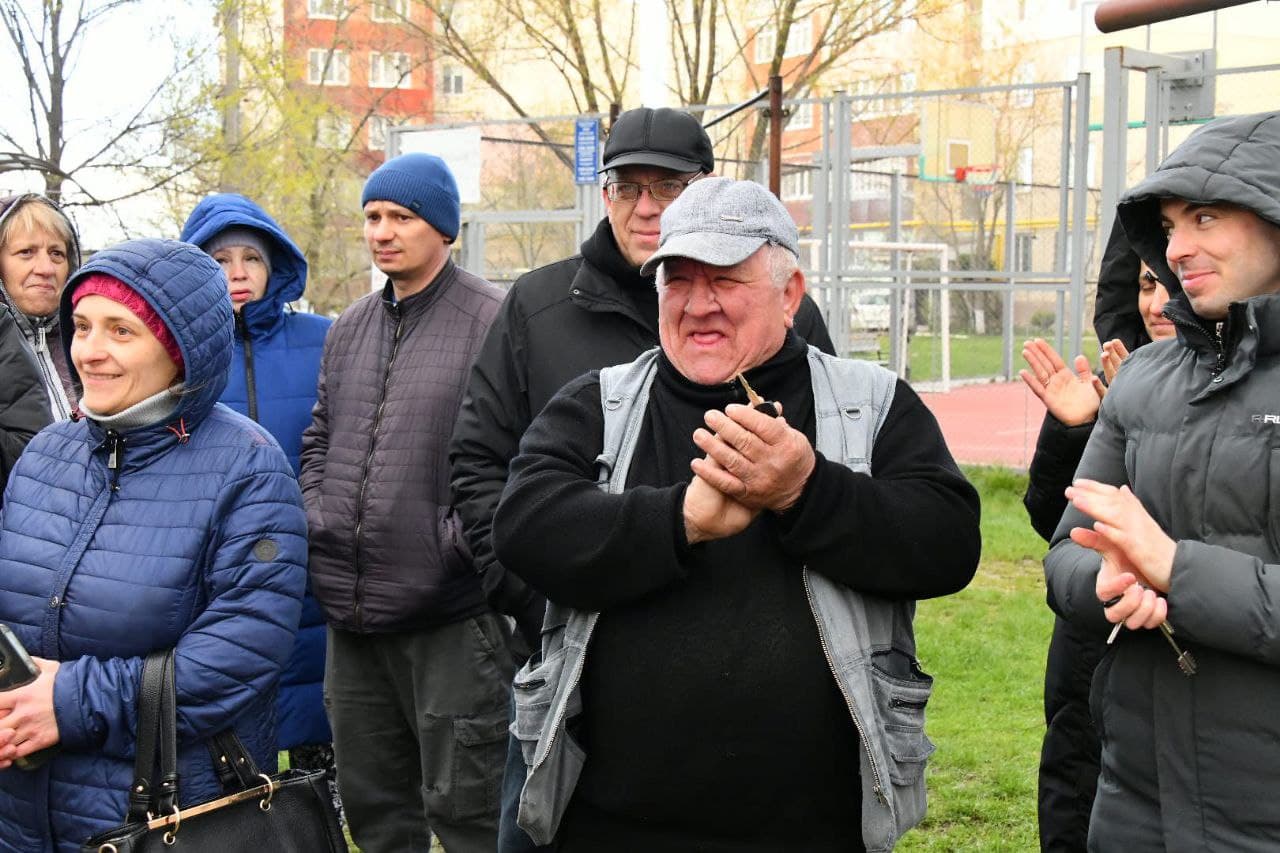 Primarul municipiului Bălți, Alexandr Petkov, și echipa Partidului Nostru, în dialog cu locuitorii străzilor Krîlov și Libertății (6)