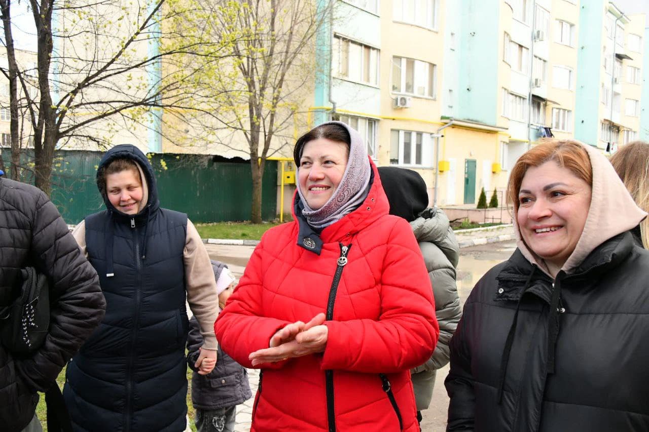 Primarul municipiului Bălți, Alexandr Petkov, și echipa Partidului Nostru, în dialog cu locuitorii străzilor Krîlov și Libertății (4)