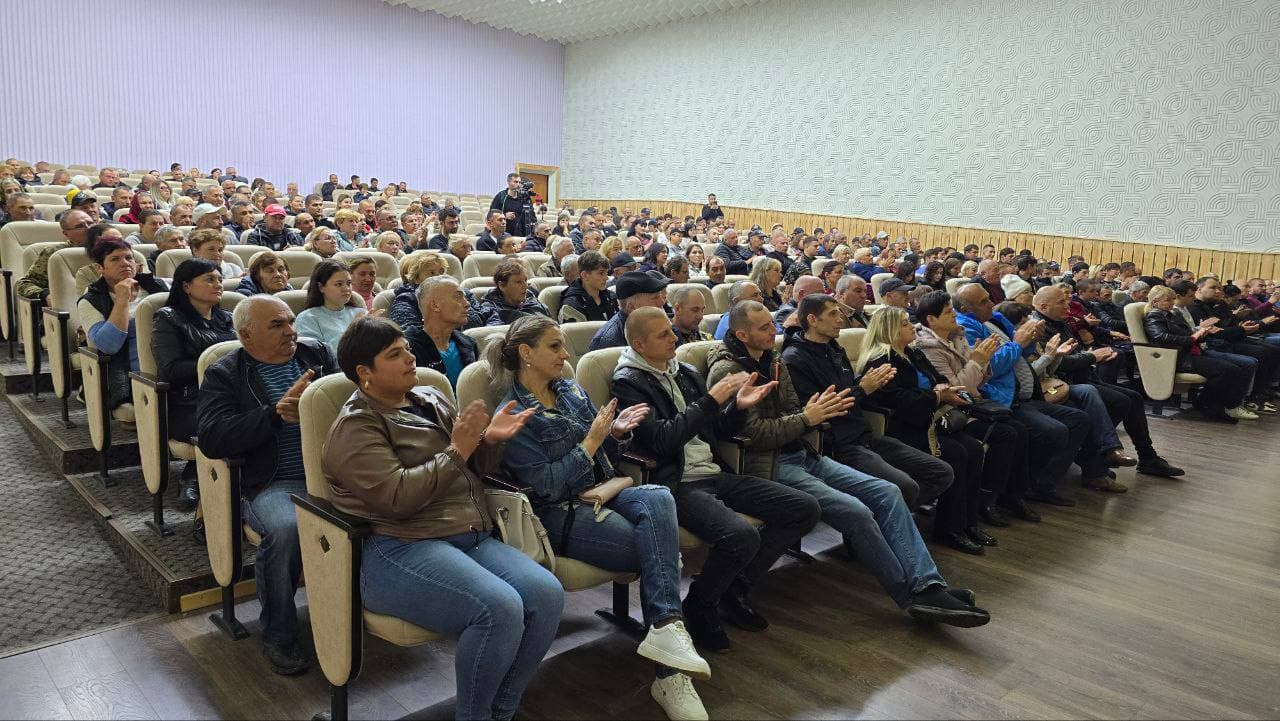 Renato Usatîi, la Edineț: Toate instituțiile publice trebuie să fie obligate să cumpere pentru alimentație doar produse autohtone (2)