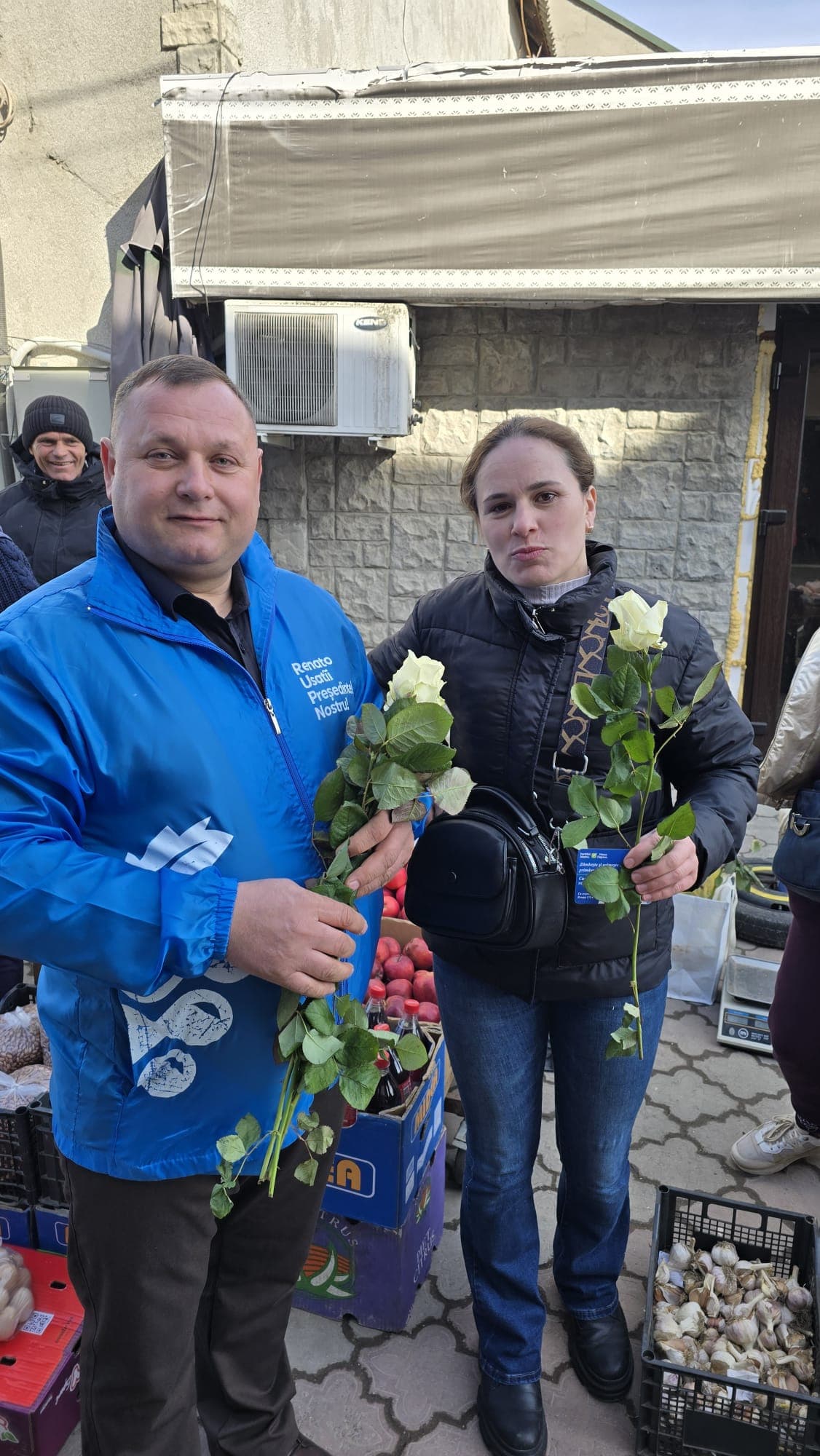 Bărbații Partidului Nostru au felicitat femeile de 8 Martie în toată țara. Renato Usatîi: „Voi sunteți lumina și echilibrul vieților noastre, vă mulțumim!” (60)