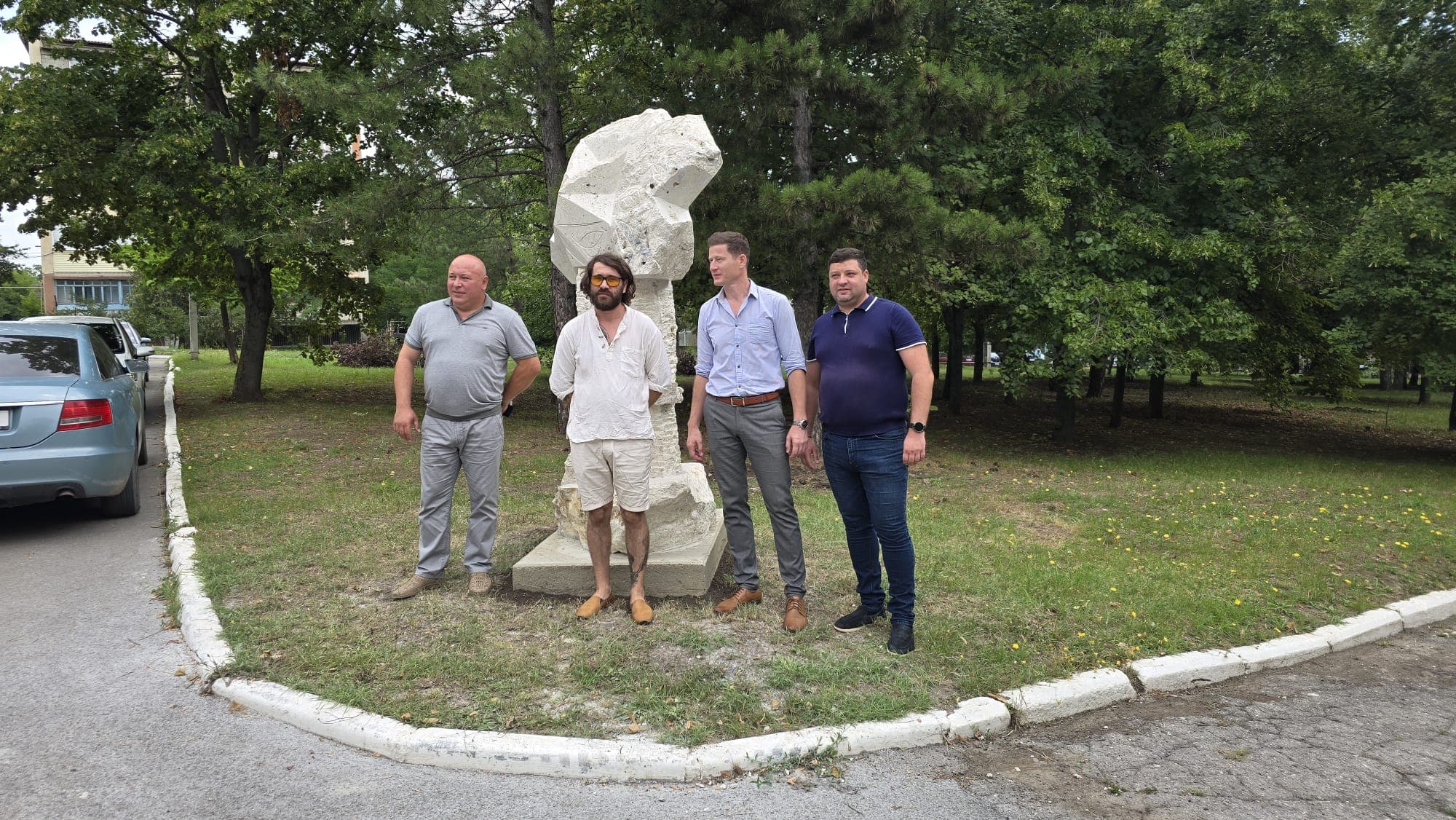 (FOTO) Aleea Culturii Eminesciene – o nouă atracție turistică în Fălești, inaugurată de Primarul orașului, Alexandr Severin (Partidul Nostru) (8)