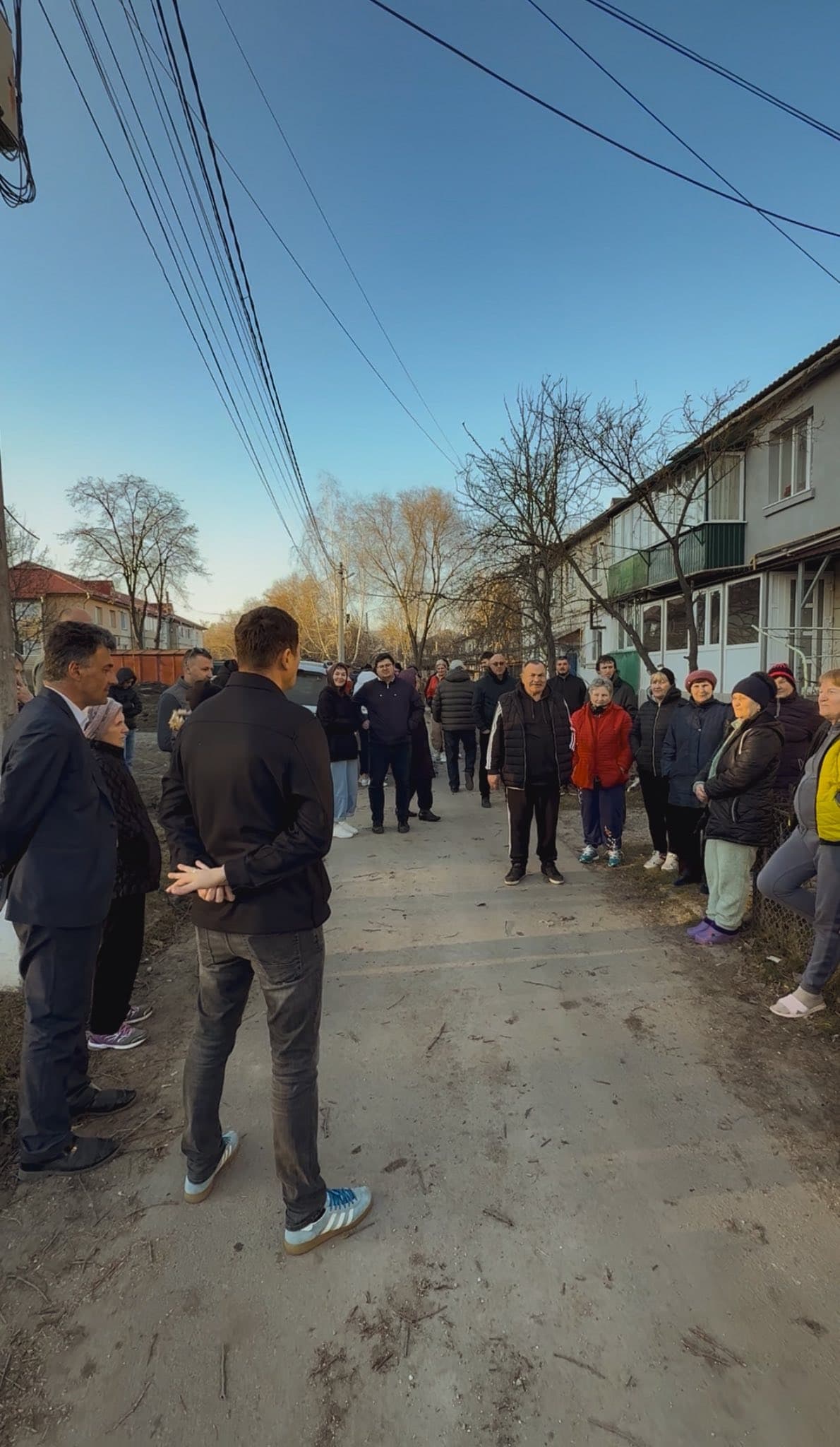În Rîșcani a început un amplu proiect de infrastructură. Primarul Victor Bogatico (Partidul Nostru): Ne dorim să creăm un mediu mai confortabil și mai prietenos pentru toți locuitorii (7)