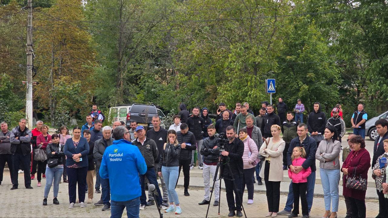 Renato Usatîi propune includerea în Constituție a garanției ca terenurile să nu poată fi vândute străinilor (7)