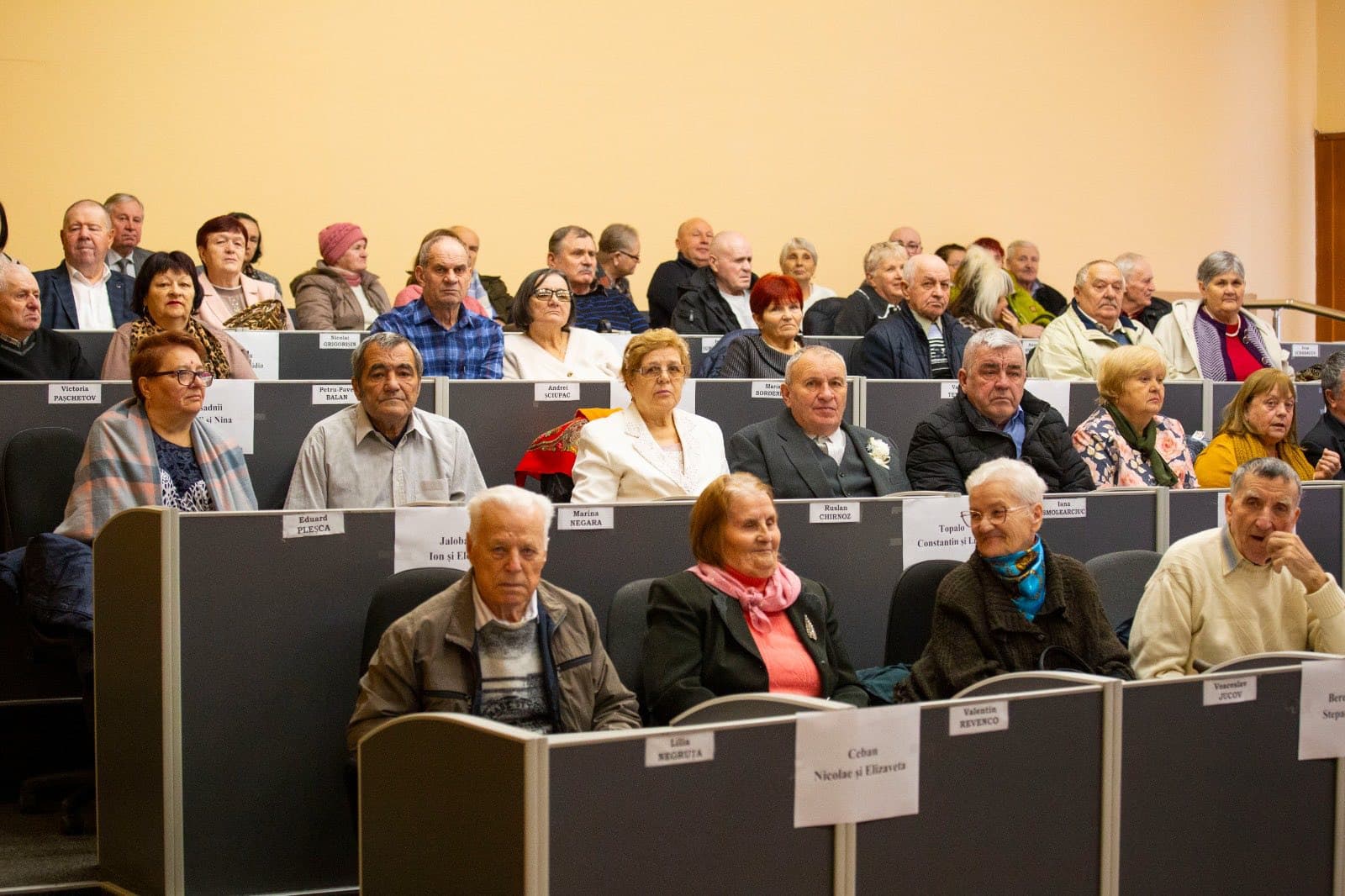 (FOTO) Primarul municipiului Bălți, Alexandr Petkov, a felicitat cuplurile care au sărbătorit jubileele de aur și diamant ale vieții de familie (5)