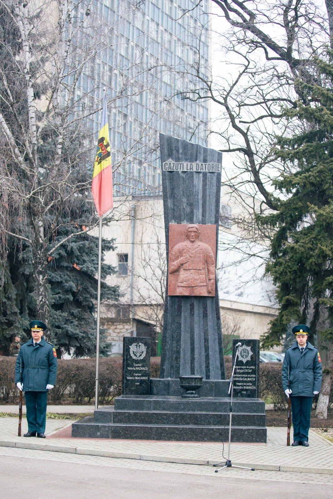 (FOTO, VIDEO) Ziua Memoriei și Recunoștinței, marcată în orașele Moldovei (1)