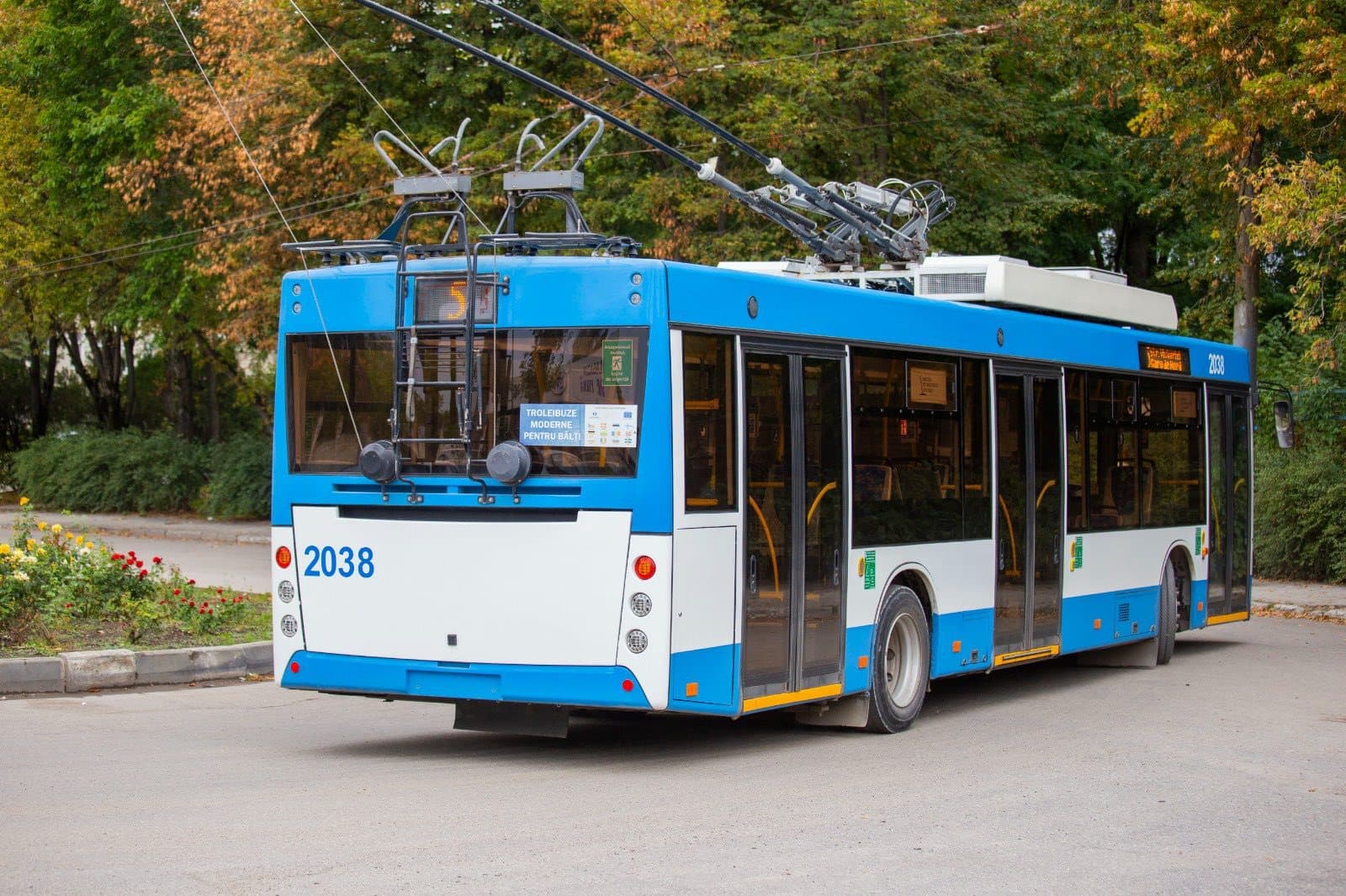 La Bălți a fost lansată o nouă rută de troleibuz. Primarul Alexandr Petkov: Este încă un pas important spre un transport public comod, modern și accesibil pentru locuitorii orașului nostru! (2)