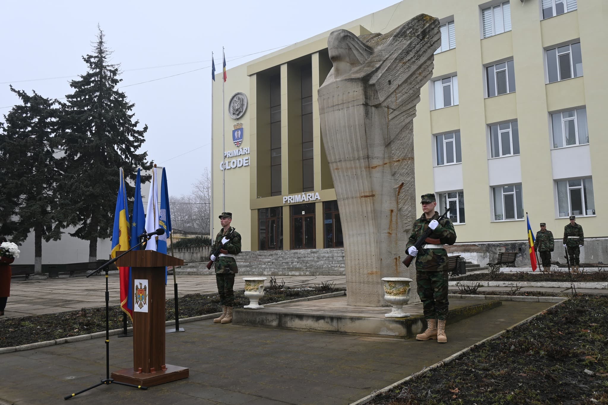 (FOTO, VIDEO) Ziua Memoriei și Recunoștinței, marcată în orașele Moldovei (15)
