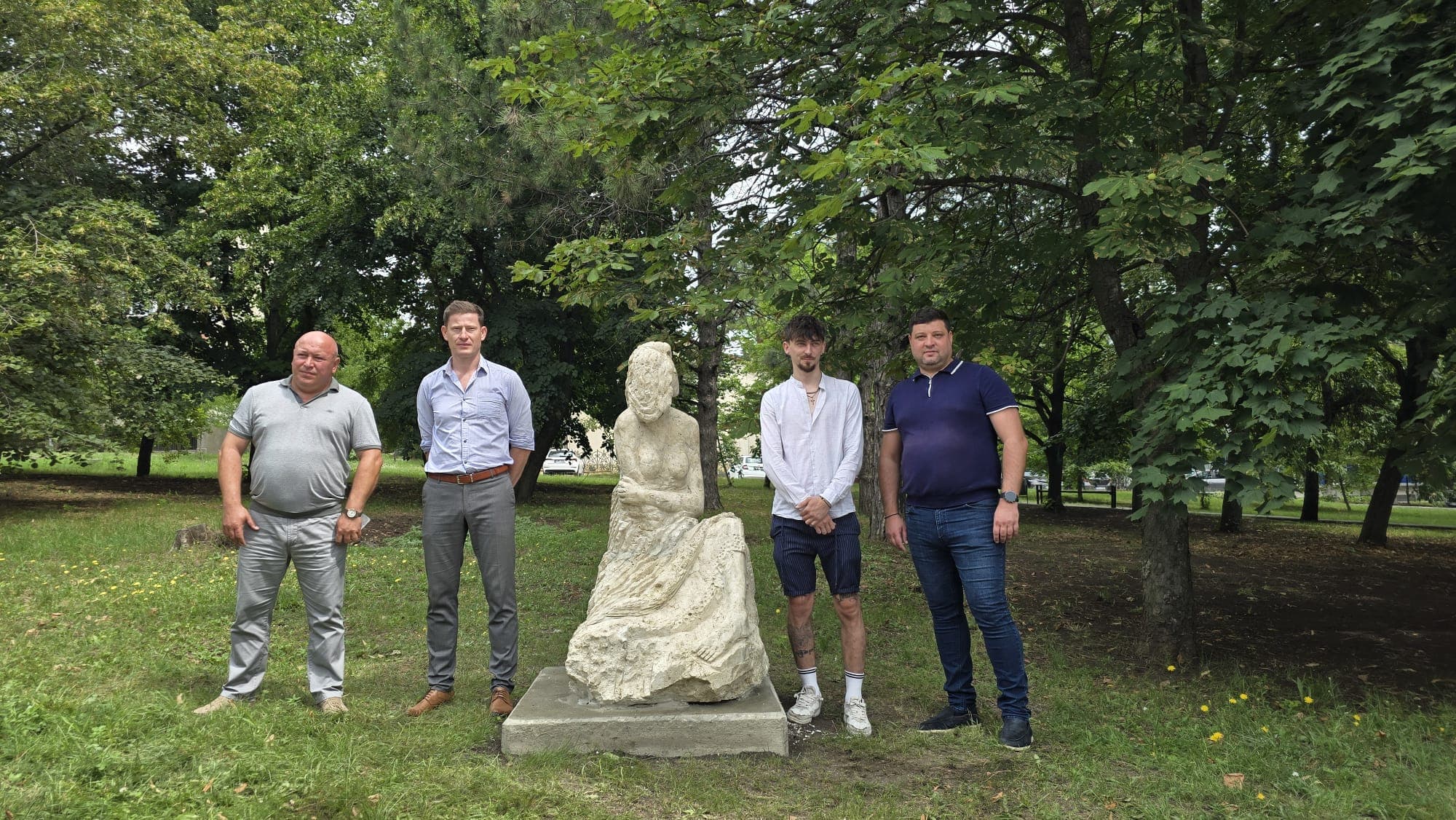 (FOTO) Aleea Culturii Eminesciene – o nouă atracție turistică în Fălești, inaugurată de Primarul orașului, Alexandr Severin (Partidul Nostru) (7)