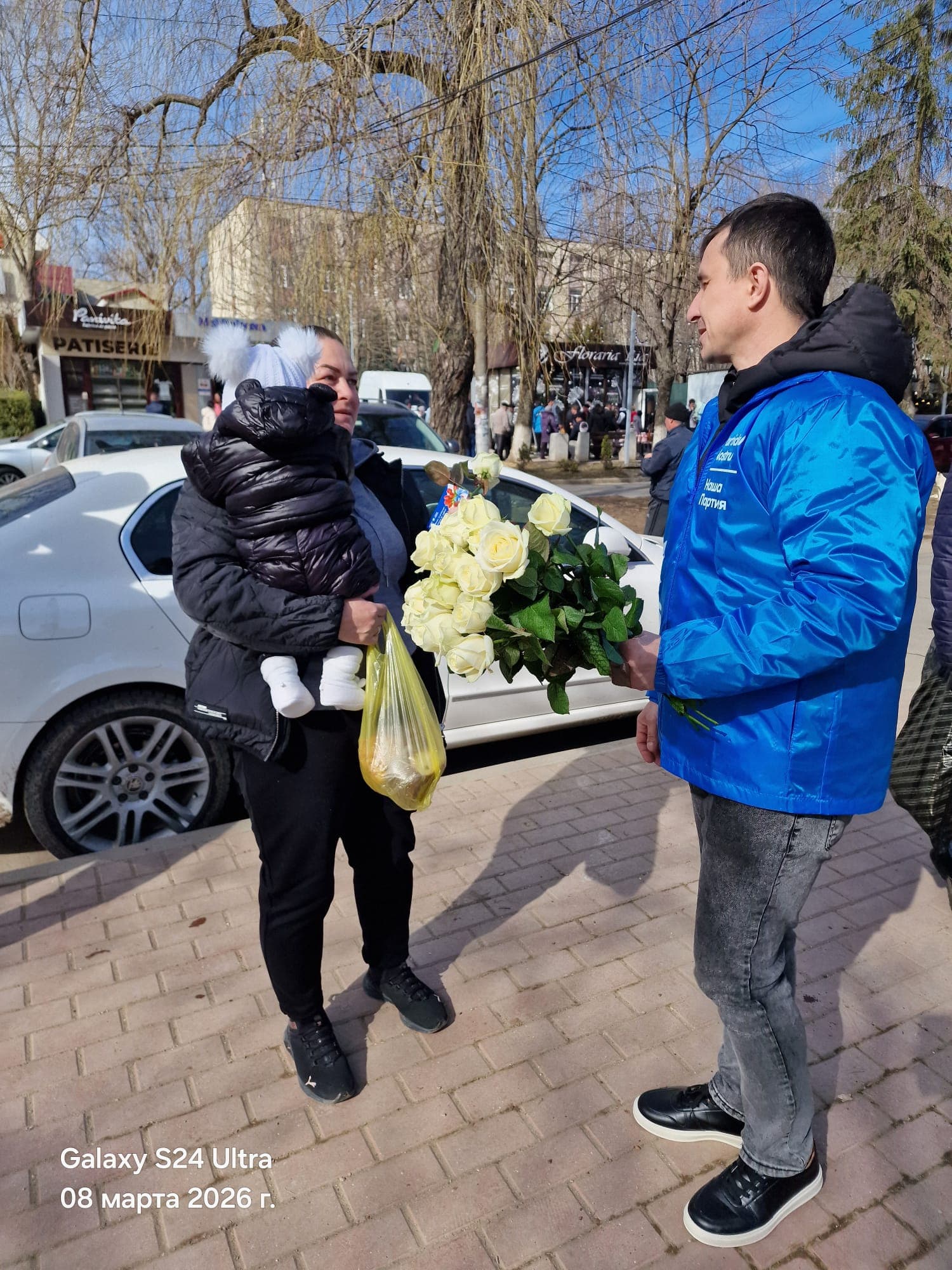 Bărbații Partidului Nostru au felicitat femeile de 8 Martie în toată țara. Renato Usatîi: „Voi sunteți lumina și echilibrul vieților noastre, vă mulțumim!” (67)