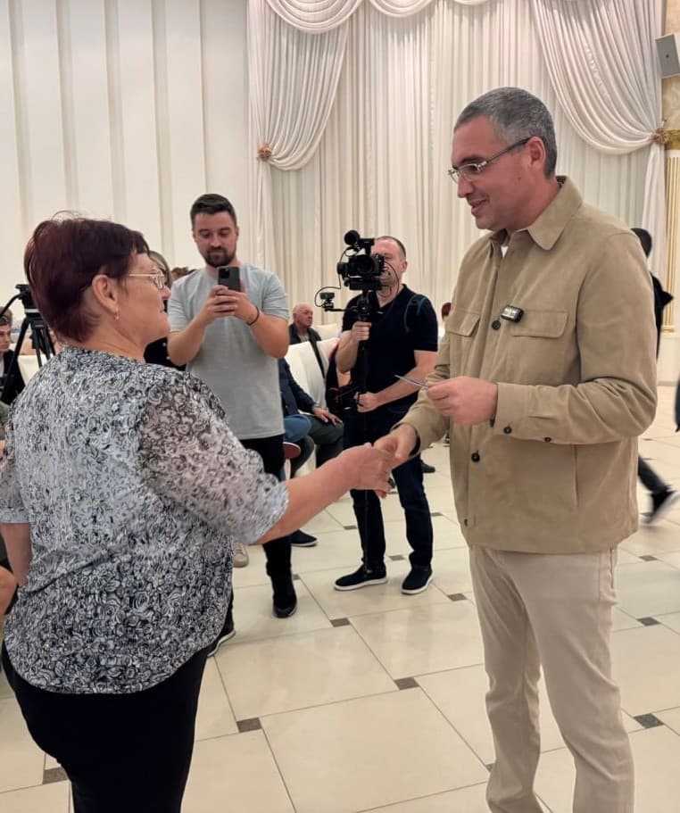 La Ungheni au fost resetate 12 organizații primare ale Partidului Nostru. Renato Usatîi: consolidarea echipei continuă în toată țara! (5)