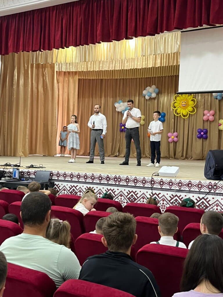 Înghețată, călătorii cu eco-transportul, joc cu personaje din povești, facepainting, așa au sărbătorit 1 iunie orașele și satele conduse de primarii Partidului Nostru (17)