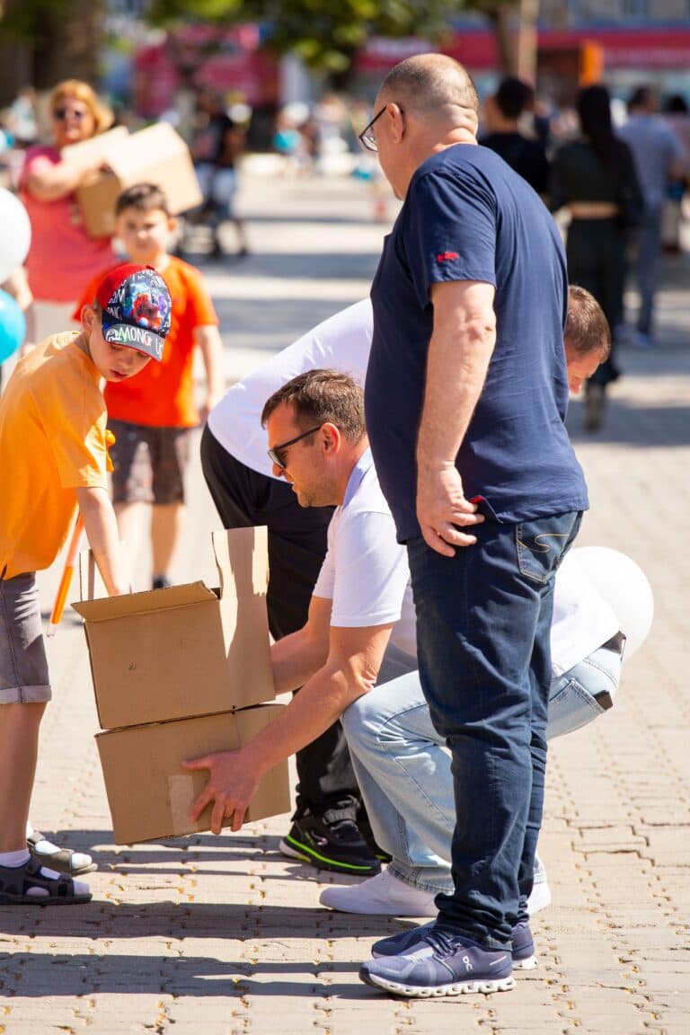 Înghețată, călătorii cu eco-transportul, joc cu personaje din povești, facepainting, așa au sărbătorit 1 iunie orașele și satele conduse de primarii Partidului Nostru (1)