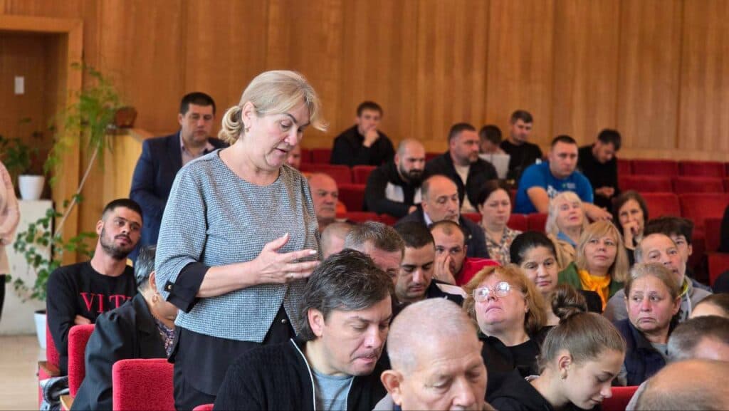 Renato Usatîi se întreabă de ce tace opoziția parlamentară în legătură cu inițiativa de modificare a Constituției pentru protejarea pământului moldovenesc?! (3)